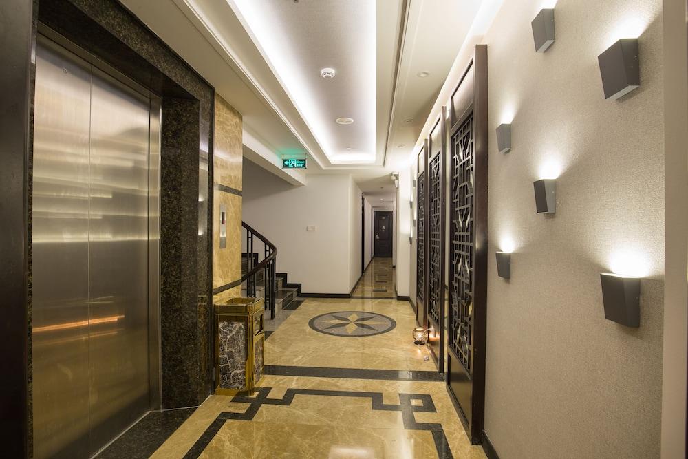 Khách sạn Golden Lotus Boutique