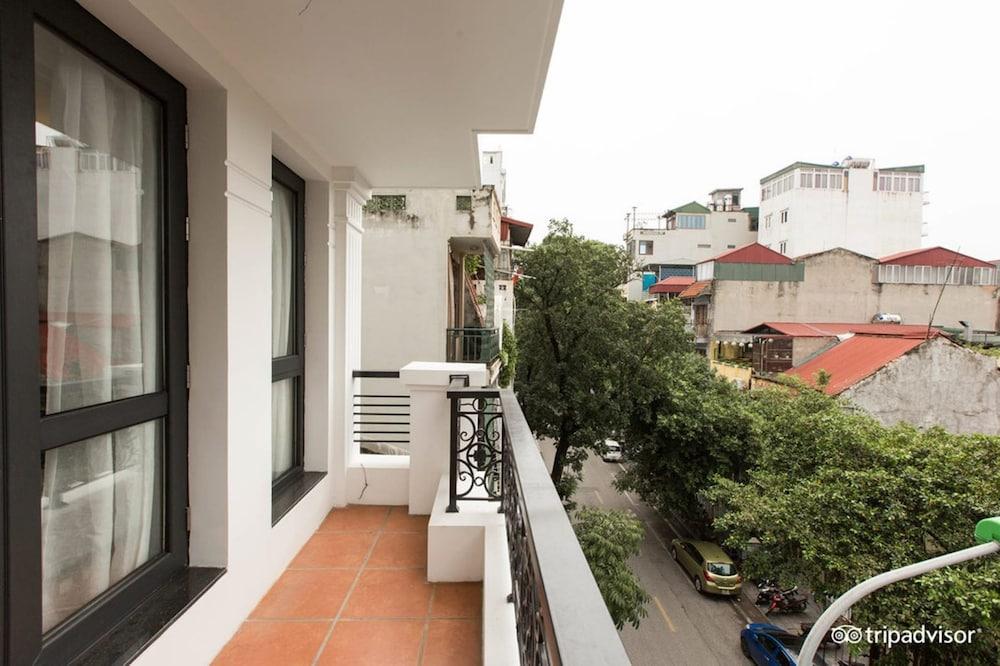 Golden Lotus Boutique Khách sạn 3*