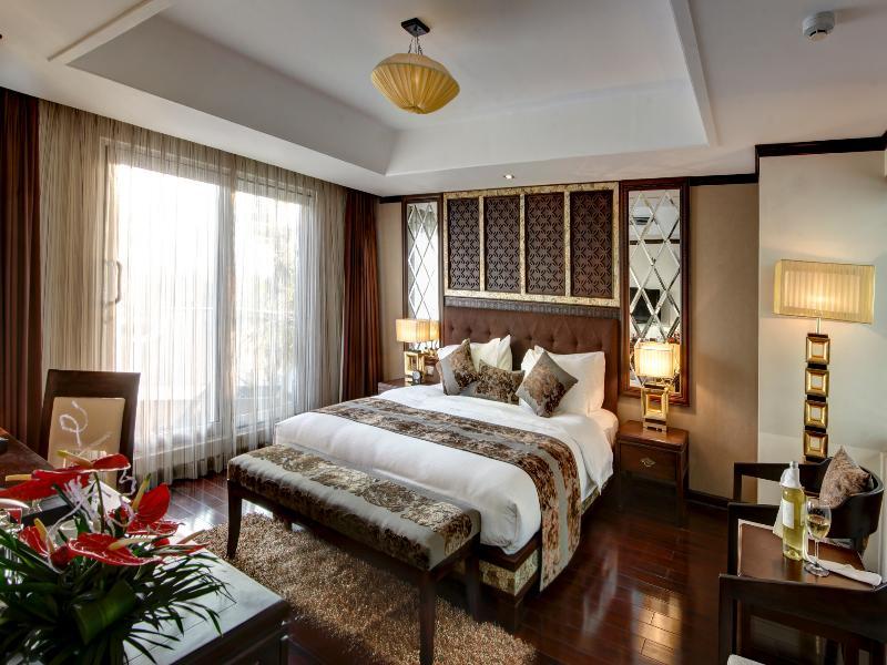 Golden Lotus Boutique Khách sạn 3*
